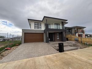 Luxury 5BR EstateEnsuites