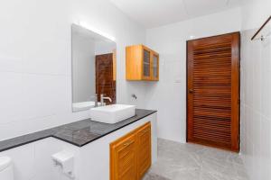 V278 Quiet Poolside 3BR Villa for Relaxed Stays