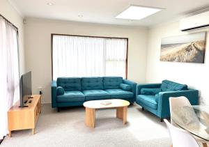 Relaxed Mount Getaway Close to Beach & Town