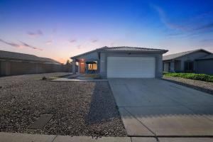 Spacious Glendale Home w Hot Tub & RV Parking