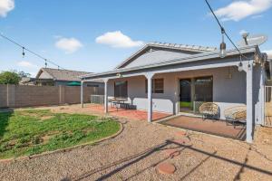 Spacious Glendale Home w Hot Tub & RV Parking