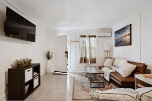 Pensacola Pad 1BR 1BA Modern