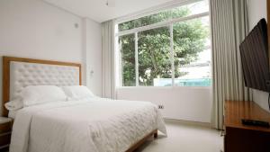 CROWN HOUSE CASTIllO GRANDE