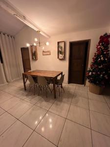 Casa tranquila em Ilhabela a 200m da praia
