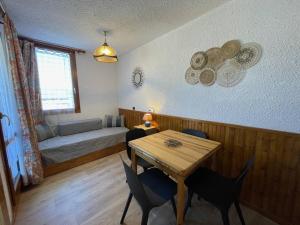 Studio 4 pers, proche pistes, animaux admis, Wifi - FR-1-356-556