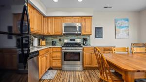 NEW 3BR - 2 Blocks OCNJ to Beach - Sleeps 10