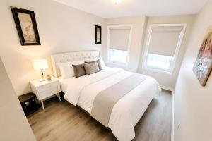 Modern 4BR Ottawa Townhouse Free Parking