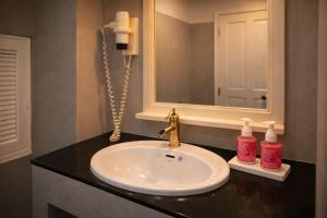 Shalom Center chaweng Samui