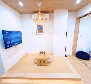 M101 5-minute walk from Minowa Station on the Hibiya Line, straight to Ueno, Akihabara, Ginza