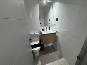 Inmejorable ubicación Metro Santa Ana, departamento nuevo