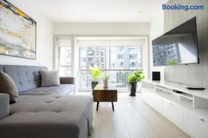 Barranco-Miraflores 2BR OceanView Modern Apt up to 6 guests!