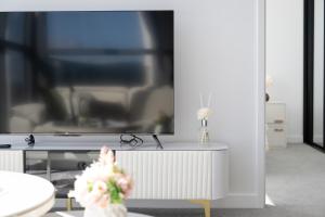 Bright Woden Stay, Near Hospital, CIT, Shops