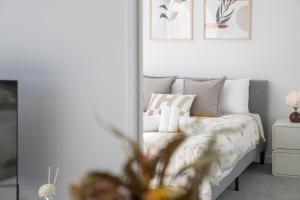 Bright Woden Stay, Near Hospital, CIT, Shops