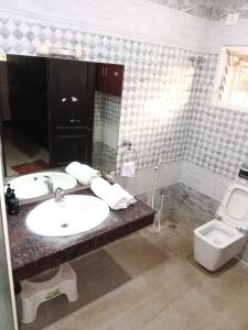 Farm Retreat by TastyTek