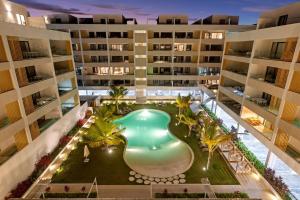 High-end 2BR with Private Pool - BBQ - Steps to Beach