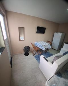 Suíte Beira Mar com Wi-Fi Ideal para Casal mobiliada