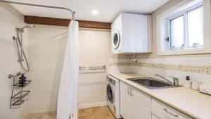 Indys Beach House By Holidayco