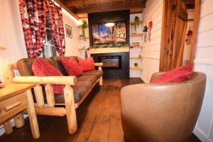 Summer Breeze cabin at Cabin Fever in NC