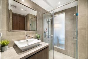 Elegant Studio City View near Airport, City of Dreams, Okada, Solaire, PARQAL, Ayala Malls, and MOA