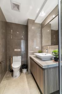 Elegant Studio City View near Airport, City of Dreams, Okada, Solaire, PARQAL, Ayala Malls, and MOA