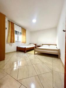 Apartmane Đekovic