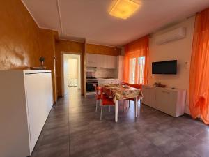 Modern two-room apartment with balconies, parking and 6 seats