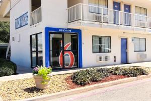 A Hotel Com Motel 6 Abilene Hotel Abilene Usa Price