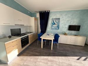 Modern two-room apartment with AC, WiFi and parking space