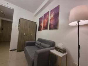 Cozy Bedroom at SM MOA Sunset View by Manila Bay