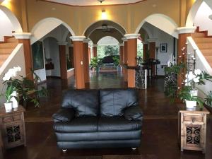 Spectacular 3BR Villa w Waterfalls & Toucans
