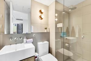 Chic 2BR 1Bath Apt in Melbourne CBD