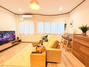 2025全新裝潢 一線直達天王寺 梅田 難波 日本橋 奈良 鶴橋車站3分鐘 有車位 喵居鶴橋包棟民宿