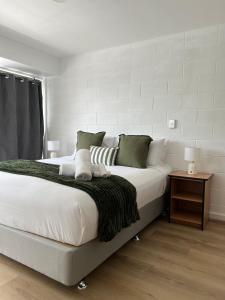 City Park View Apartment - Walk to CBD