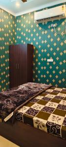 Pakwan Restaurant and Rooms