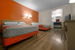 Deluxe Quadruple Room room in Motel 6-Saint Joseph MO