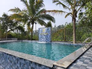 Rainy Cloud Homestay - Pool, Estate, Home Food, Near to Falls & Safari