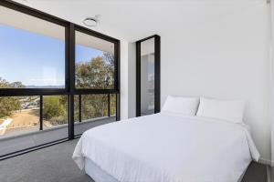 Surfers paradise Luxury 2BR River View Retreat