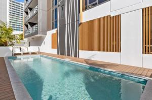 Surfers paradise Luxury 2BR River View Retreat
