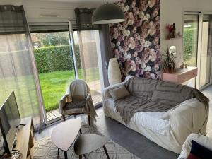 maison 9 personnes, 4 chambres,pacé,10mn de Rennes