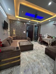 Bharti Apartments - Spacious & Luxury Stay