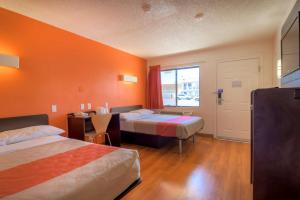 Motel 6 Las Vegas, NV – I-15 Stadium