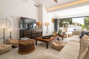 Villa Palmerie with Private Pool and Close to Beach