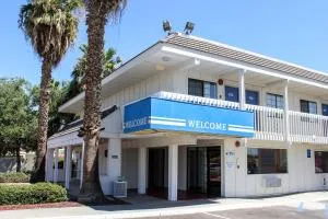 Motel 6-Coalinga, CA - East - Lemoore