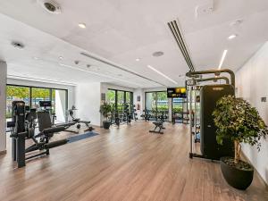 Burj Royale 2BD Apartment 21st Floor Dubai Skyline View