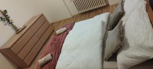 Quiet Apartment Near Prosek Metro, Line C