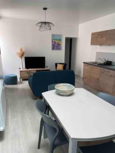 Appartement 2 chambres, 50 m plage et commerces et parking