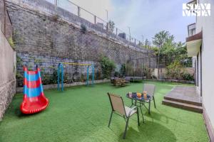 Belleza with Pool & Lawn by VEO - Part of StayVista