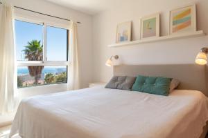 Luxury Higueron Experience - Chaletyear pool