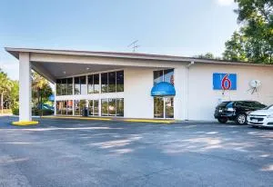 Motel 6-Tampa, FL - Fairgrounds - رسكن