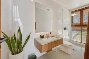 Kumarajiva 2BR Private Pool & Ricefield Views In Ubud